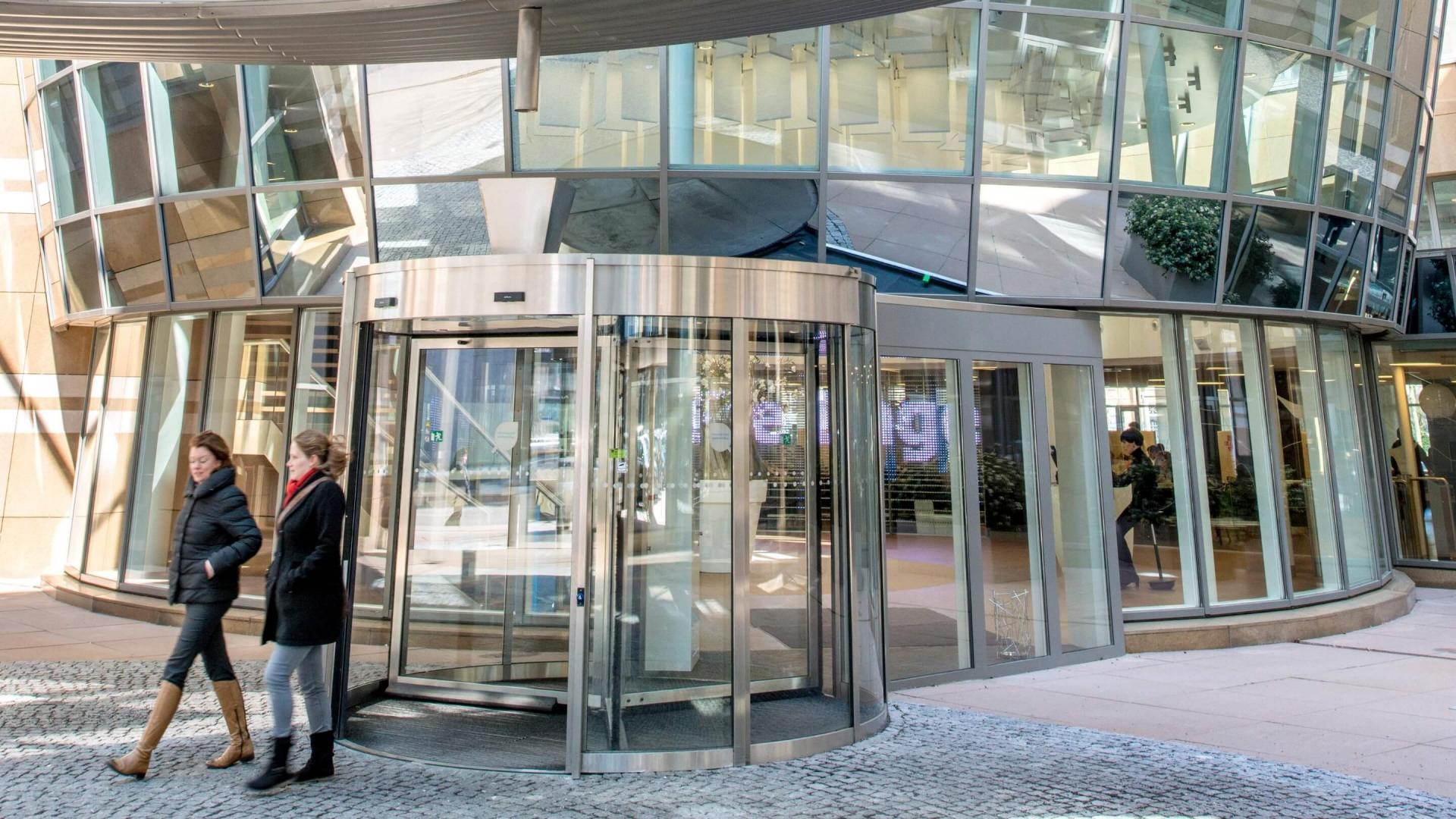 Automatic Or Manual Revolving Door - Tourniket | Boon Edam